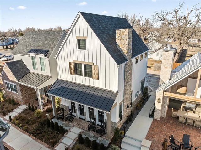 225 W First Street 113, Edmond, OK 73003
