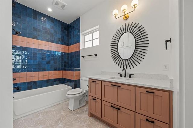 225 W First Street 113, Edmond, OK 73003