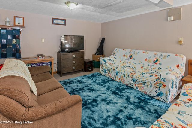 841 Lick Crk Rd, Boston, KY 40107