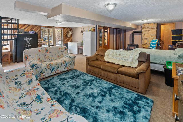 841 Lick Crk Rd, Boston, KY 40107