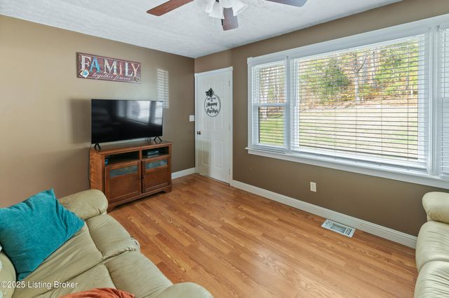 841 Lick Crk Rd, Boston, KY 40107