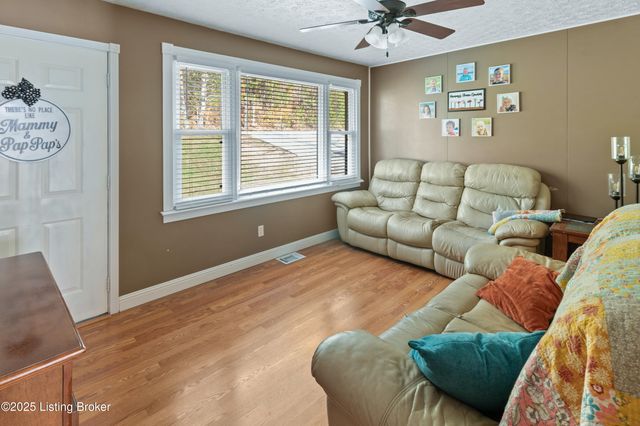 841 Lick Crk Rd, Boston, KY 40107