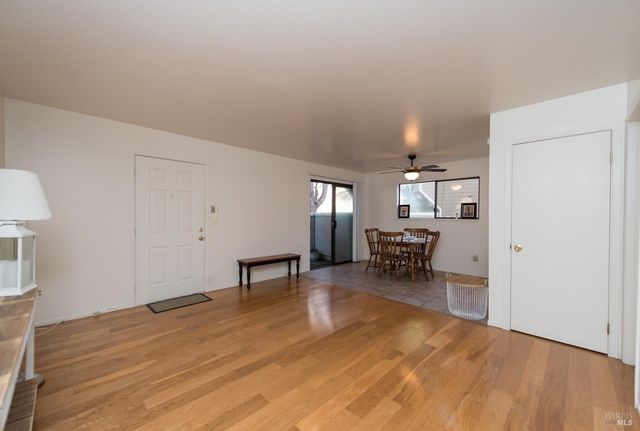 2147 W Steele Ln, Santa Rosa, CA 95403