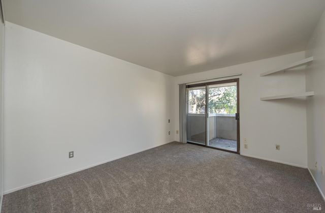 2147 W Steele Ln, Santa Rosa, CA 95403