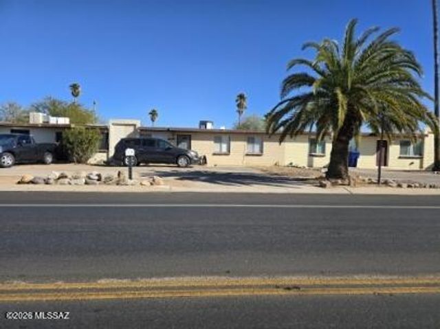 3551 S Calle Polar, Tucson, AZ 85730
