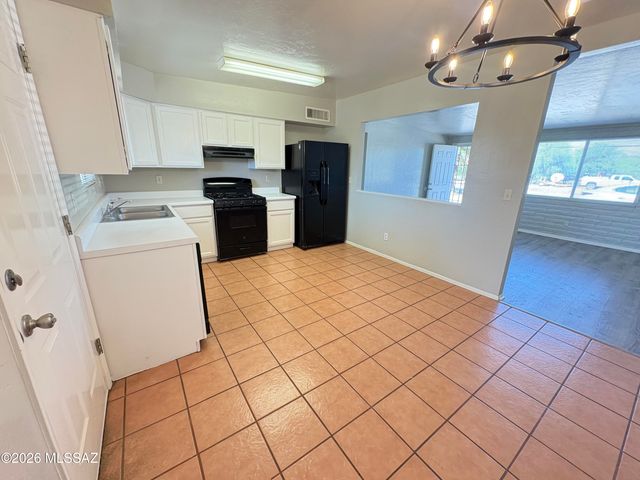 3551 S Calle Polar, Tucson, AZ 85730