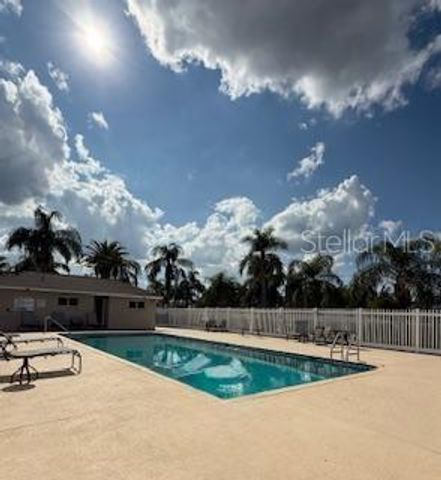 402 KENSINGTON LAKE CIRCLE, Brandon, FL 33511