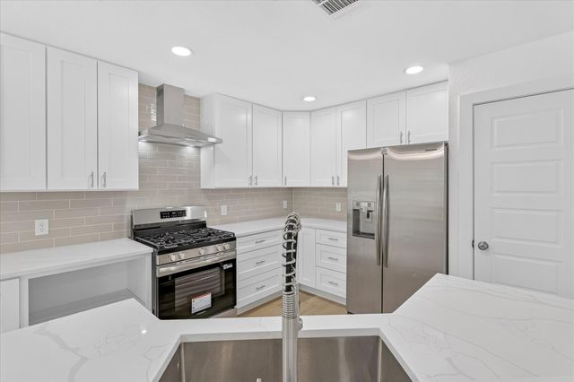 6702 Roseborough DR, Austin, TX 78747