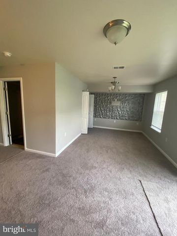 640 JACOBSEN CIR, Newark, DE 19702