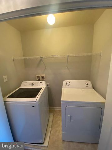 640 JACOBSEN CIR, Newark, DE 19702
