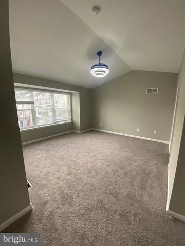 640 JACOBSEN CIR, Newark, DE 19702