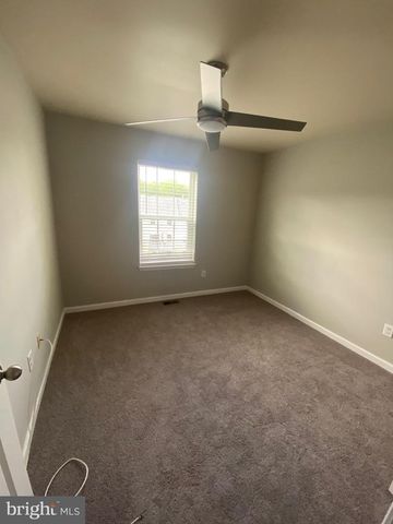 640 JACOBSEN CIR, Newark, DE 19702