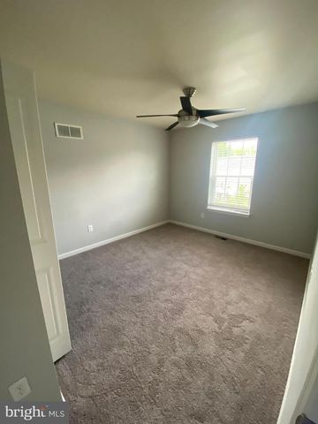 640 JACOBSEN CIR, Newark, DE 19702