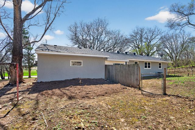 31 Demont Avenue E, Little Canada, MN 55117