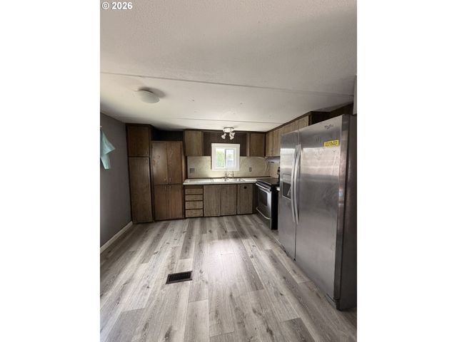 13055 Se STARK St 36, Portland, OR 97233