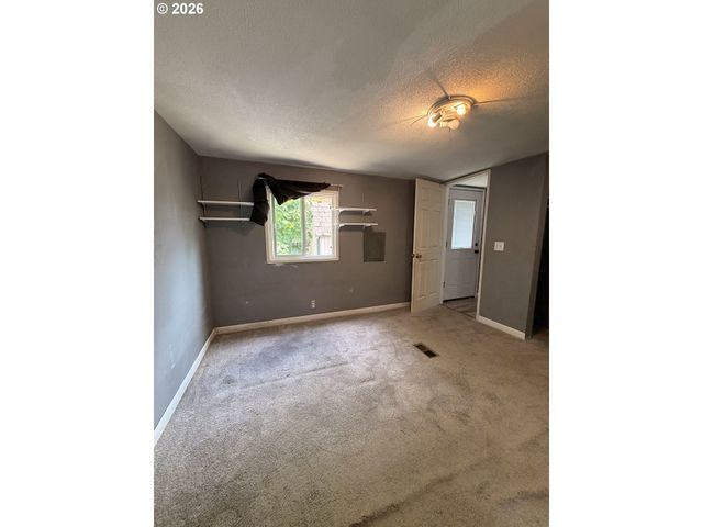 13055 Se STARK St 36, Portland, OR 97233