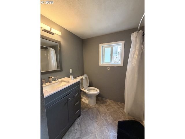 13055 Se STARK St 36, Portland, OR 97233