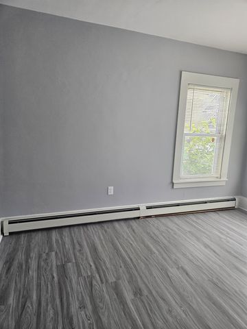 637 Harvard Street, Manchester, NH 03103