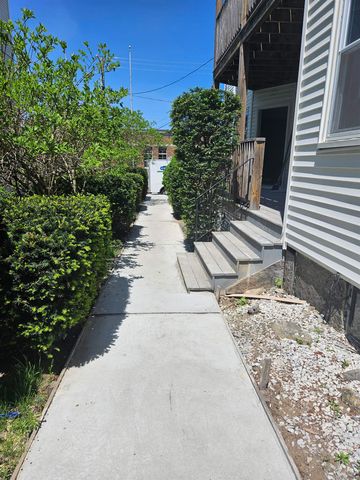 637 Harvard Street, Manchester, NH 03103