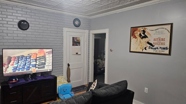 637 Harvard Street, Manchester, NH 03103