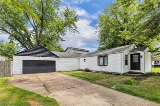 729 Kenilworth Avenue, Sheffield Lake, OH 44054