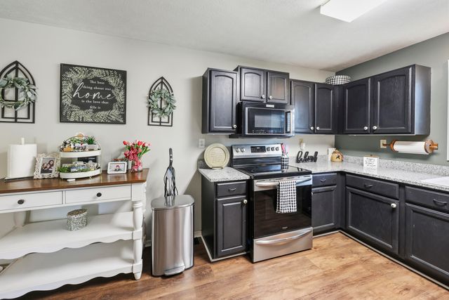 913 North Meadowhill Road, Paris, KY 40361