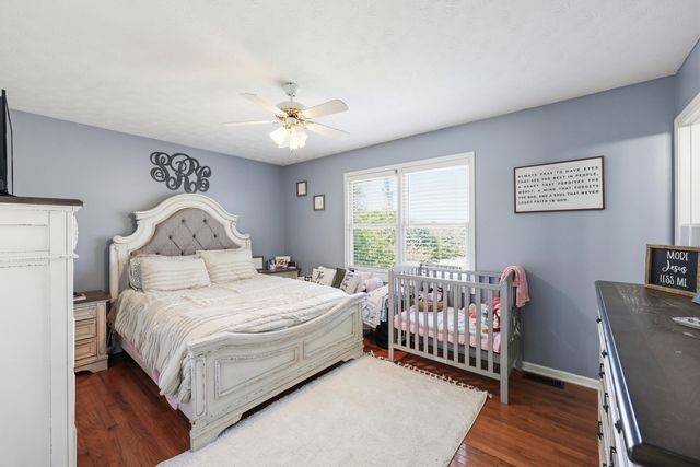 913 North Meadowhill Road, Paris, KY 40361