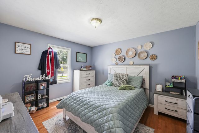 913 North Meadowhill Road, Paris, KY 40361