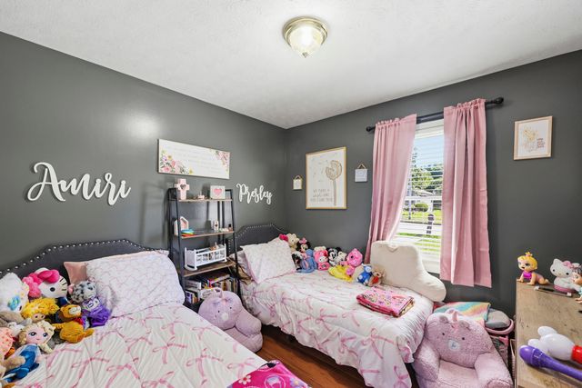913 North Meadowhill Road, Paris, KY 40361