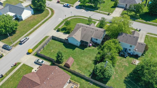 913 North Meadowhill Road, Paris, KY 40361