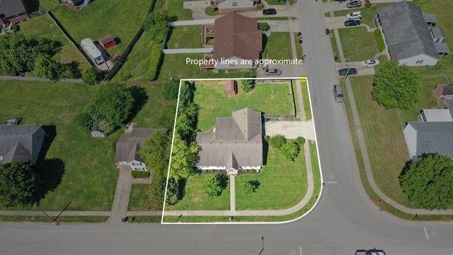 913 North Meadowhill Road, Paris, KY 40361