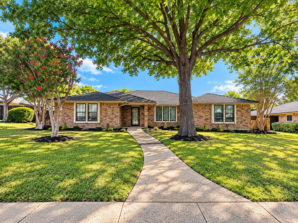 1340 Marble Canyon Drive, Desoto, TX 75115 — exterior