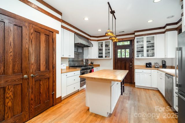 146 N Harbor Watch Drive, Statesville, NC 28677