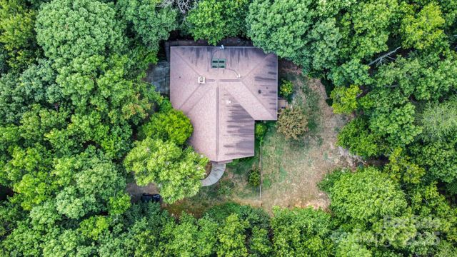146 N Harbor Watch Drive, Statesville, NC 28677