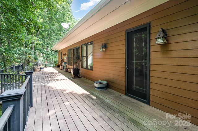 146 N Harbor Watch Drive, Statesville, NC 28677