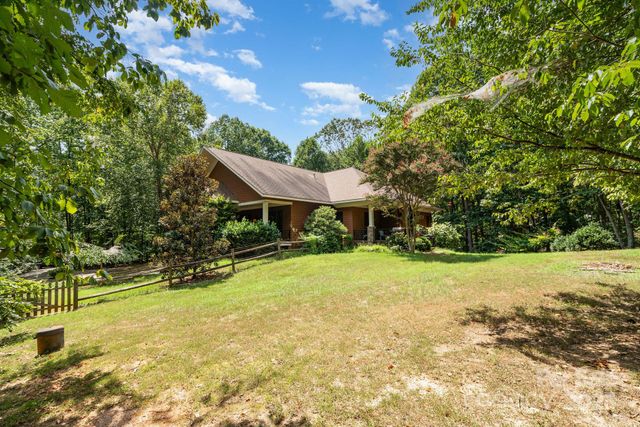 146 N Harbor Watch Drive, Statesville, NC 28677