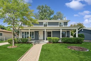 636 N Greenview Avenue, Mundelein, IL 60060