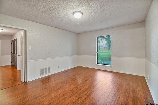 201 Karla Dr, Whitehouse, TX 75791