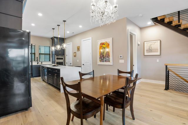 2288 Quarry Trails Drive, Columbus, OH 43228