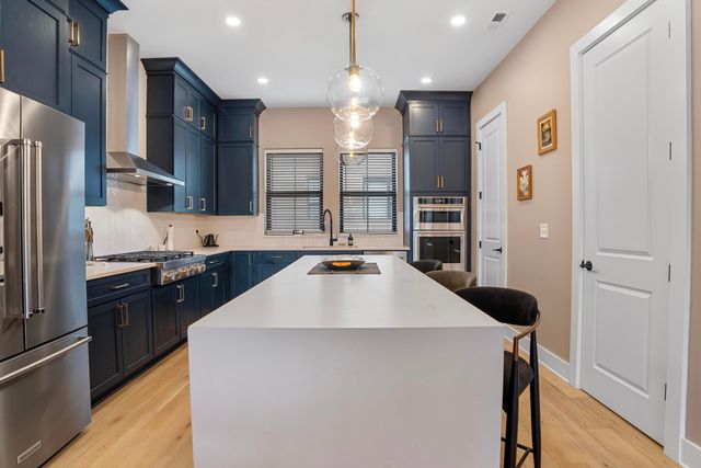 2288 Quarry Trails Drive, Columbus, OH 43228