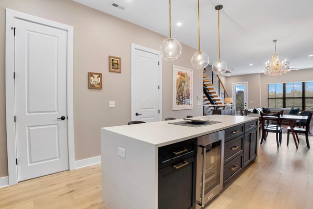 2288 Quarry Trails Drive, Columbus, OH 43228