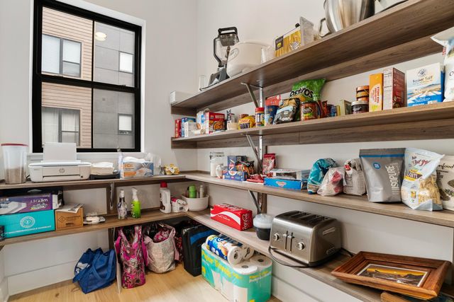 2288 Quarry Trails Drive, Columbus, OH 43228