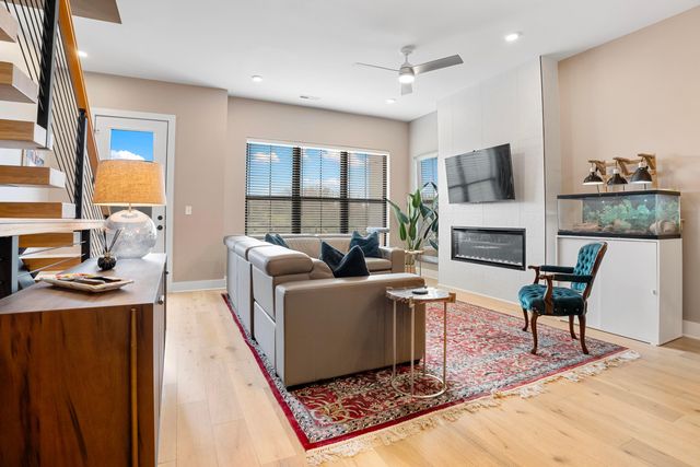 2288 Quarry Trails Drive, Columbus, OH 43228