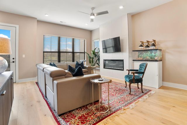 2288 Quarry Trails Drive, Columbus, OH 43228