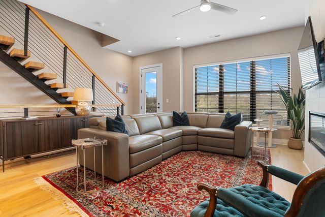 2288 Quarry Trails Drive, Columbus, OH 43228