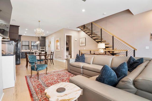 2288 Quarry Trails Drive, Columbus, OH 43228