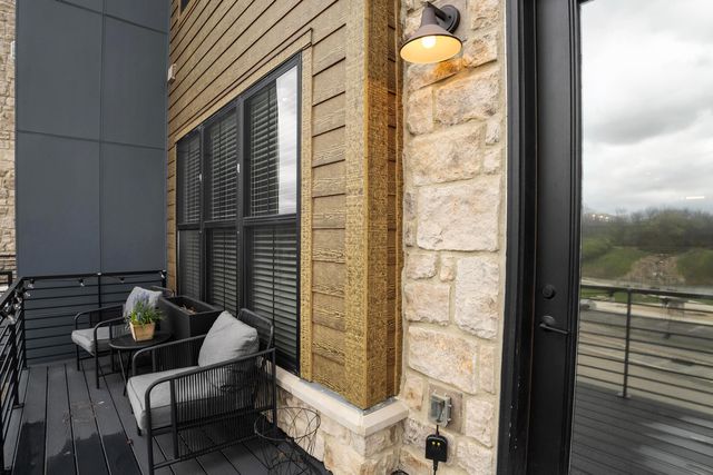 2288 Quarry Trails Drive, Columbus, OH 43228