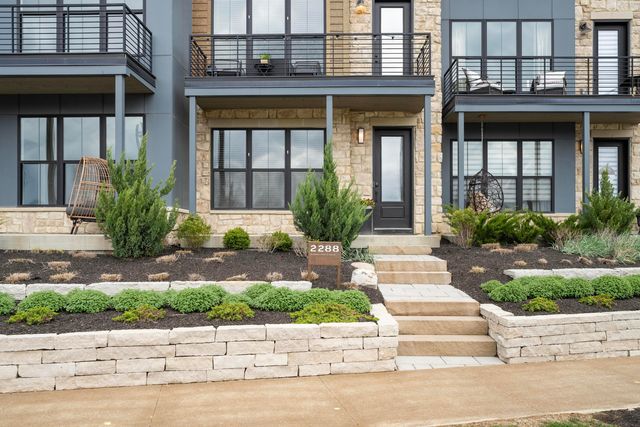 2288 Quarry Trails Drive, Columbus, OH 43228