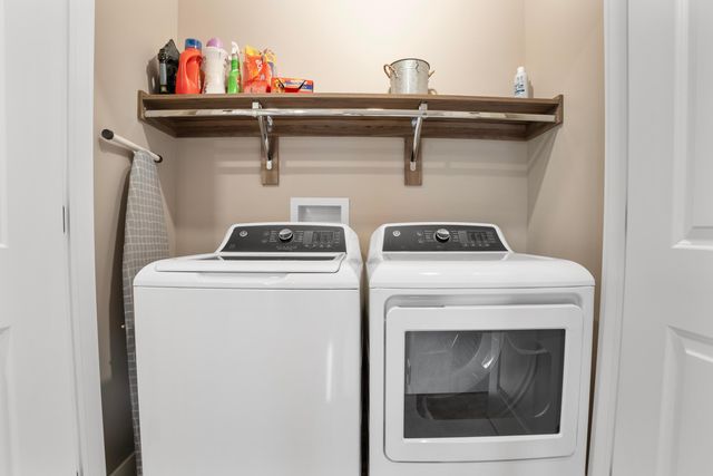 2288 Quarry Trails Drive, Columbus, OH 43228