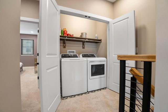 2288 Quarry Trails Drive, Columbus, OH 43228